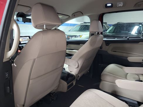Used 2022 Honda Odyssey EX image 13