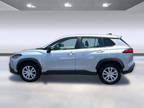 Used 2022 Toyota Corolla Cross L FWD image 2