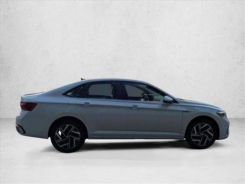 Used 2024 Volkswagen Jetta SEL FWD image 4