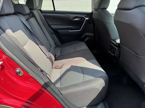 Used 2025 Toyota RAV4 XLE AWD/4WD image 15