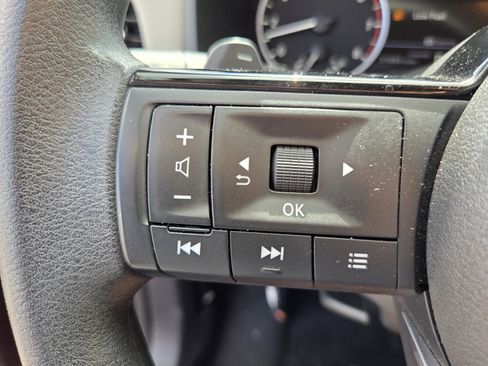 Used 2023 Nissan Rogue SV FWD image 21