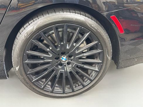 Certified 2024 BMW 740i xDrive w/ Executive Package AWD/4WD image 34