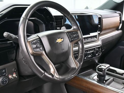 Used 2022 Chevrolet Silverado 1500 High Country image 14