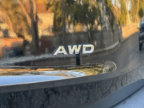 Used 2023 Nissan Rogue S image 14