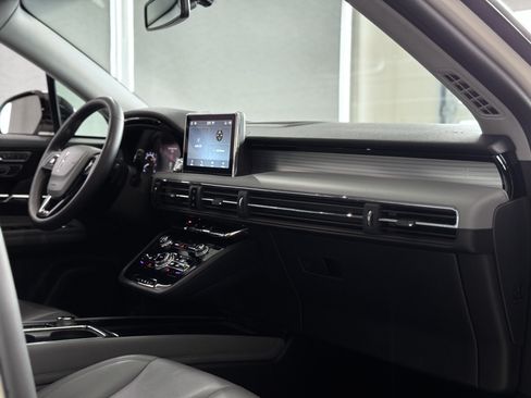 Used 2022 Lincoln Corsair FWD image 10