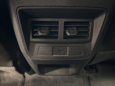 Used 2023 Chevrolet Colorado LT w/ LT Convenience Package III image 33