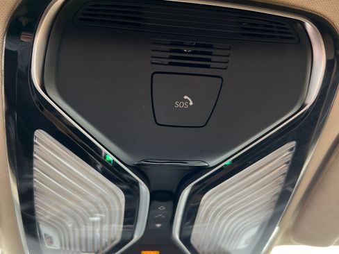 Used 2022 BMW 740i image 17