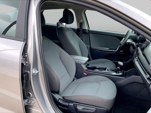 Used 2025 Kia K4 FWD image 9