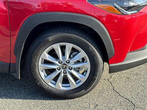 Certified 2024 Toyota Corolla Cross LE image 12