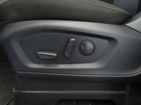 Certified 2022 Ford Explorer XLT RWD image 14