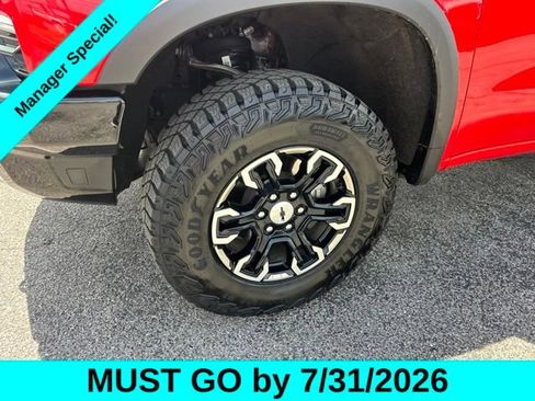 Used 2025 Chevrolet Silverado 1500 ZR2 AWD/4WD image 10