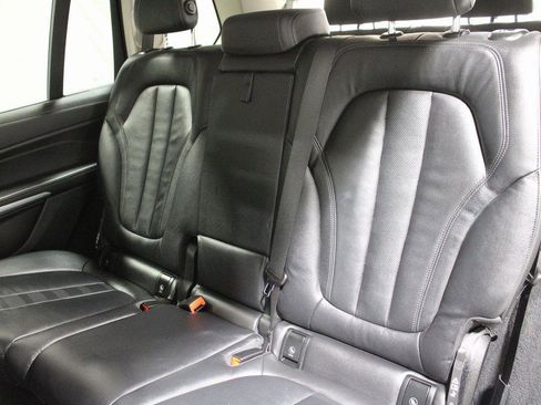 Certified 2022 BMW X7 xDrive40i w/ Premium Package image 14