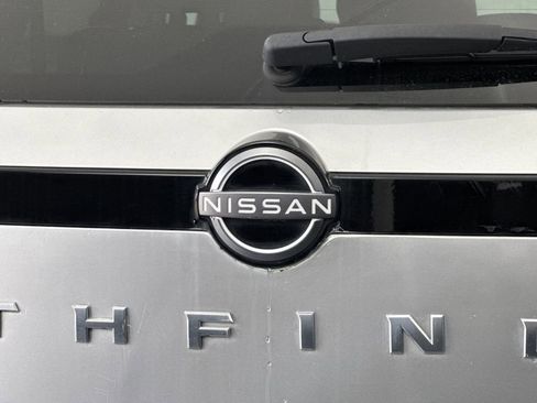 Used 2024 Nissan Pathfinder SL image 27