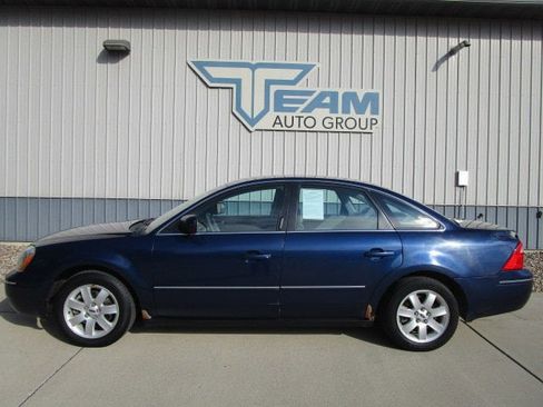 Used 2005 Ford Five Hundred SEL image 4