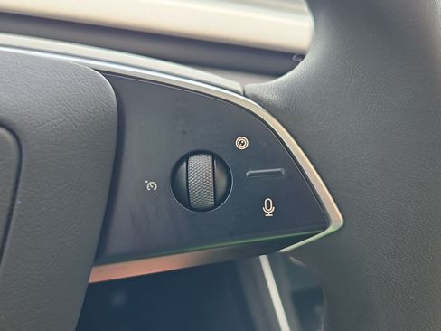 Used 2026 Tesla Model Y 2WD image 18