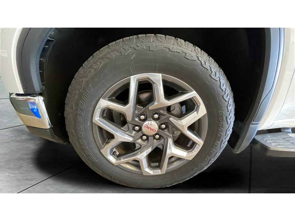 Used 2023 GMC Sierra 1500 SLT w/ SLT Premium Plus Package AWD/4WD image 19