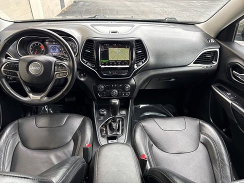Used 2019 Jeep Cherokee Limited image 21