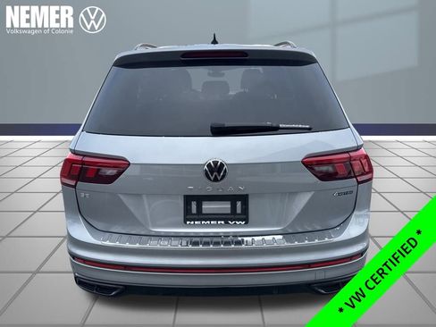 Certified 2024 Volkswagen Tiguan SE R-Line image 8