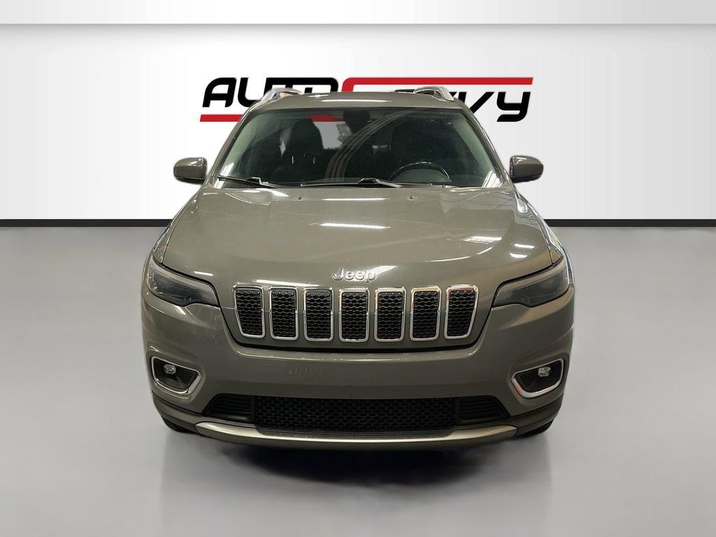 Used 2019 Jeep Cherokee Limited AWD/4WD image 2