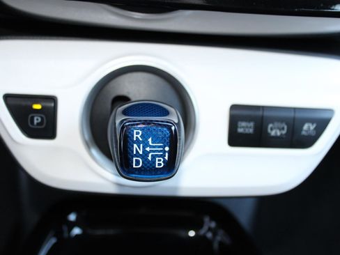 Used 2018 Toyota Prius Prime Plus image 22