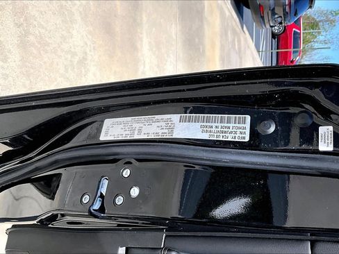 New 2026 Jeep Cherokee Limited image 8