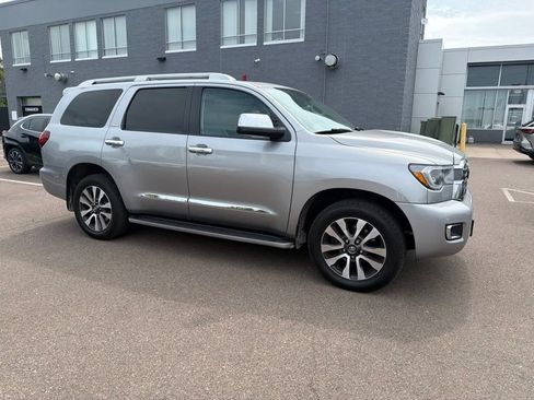 Used 2018 Toyota Sequoia Limited AWD/4WD image 10