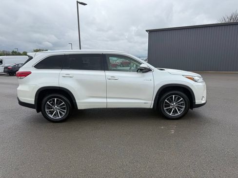 Used 2017 Toyota Highlander XLE AWD/4WD image 5