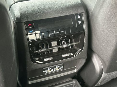 Used 2024 Jeep Grand Cherokee L Laredo RWD image 16