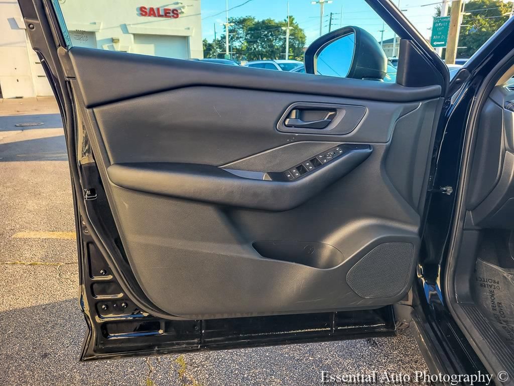 Used 2024 Nissan Rogue S AWD/4WD image 22
