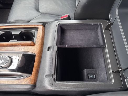 Used 2021 Nissan Armada SL w/ Captain's Chairs Package image 56