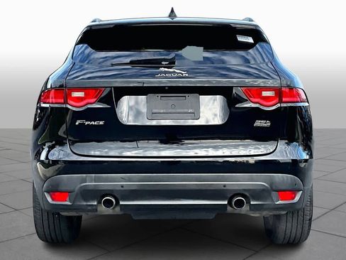 Used 2019 Jaguar F-PACE Premium image 4