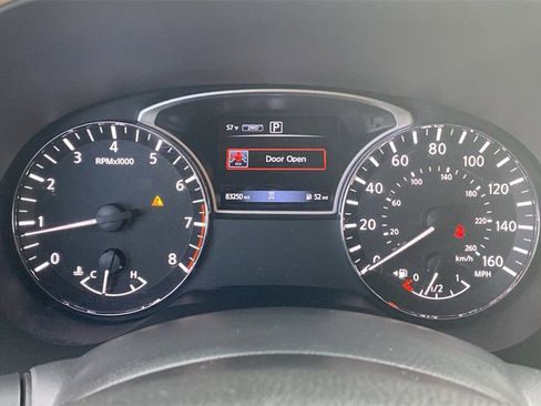 Used 2019 Nissan Pathfinder Platinum image 28