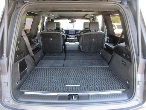 Used 2023 Jeep Grand Wagoneer Series II w/ Premium Group II AWD/4WD image 61