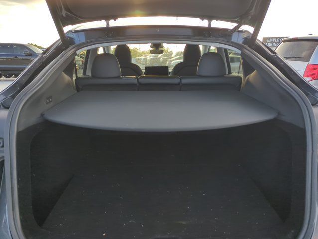 Used 2026 Tesla Model Y 2WD image 5