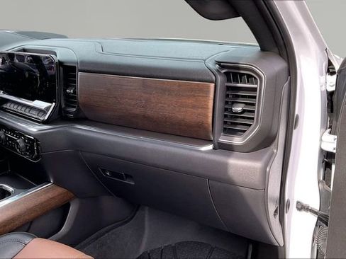 Used 2023 Chevrolet Silverado 1500 High Country w/ High Country Premium Package image 18