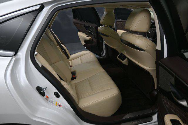Used 2019 Lexus LS 500 AWD w/ Interior Upgrade Package image 35