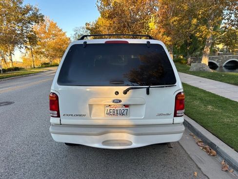 Used 1999 Ford Explorer Limited image 4