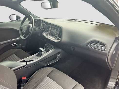 Used 2023 Dodge Challenger SXT RWD image 27