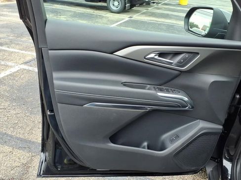 New 2026 Chevrolet Traverse LT w/ Driver Confidence Package image 9