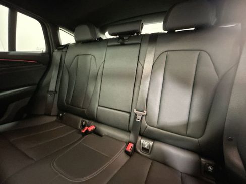 Used 2025 BMW X4 xDrive30i image 21
