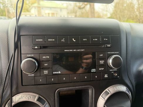 Used 2012 Jeep Wrangler Sport w/ Connectivity Group image 21