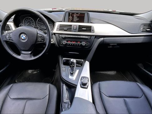Used 2013 BMW 320i Sedan RWD image 16