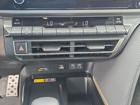 Used 2026 Toyota Camry SE w/ Convenience Package FWD image 24
