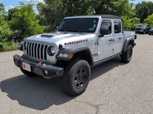 Used 2023 Jeep Gladiator Mojave w/ Cold Weather Group AWD/4WD image 3