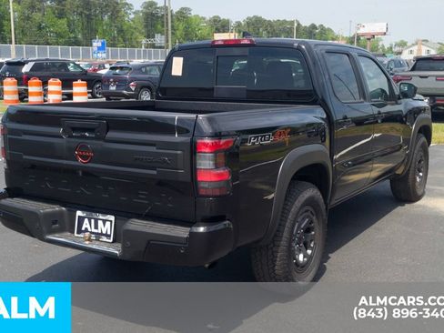 Used 2026 Nissan Frontier PRO-4X AWD/4WD image 5