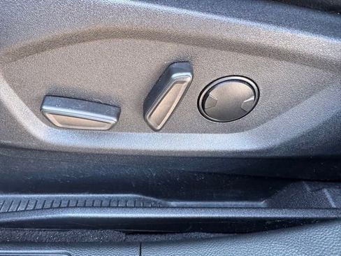 Used 2024 Ford Edge SEL w/ Convenience Package image 18