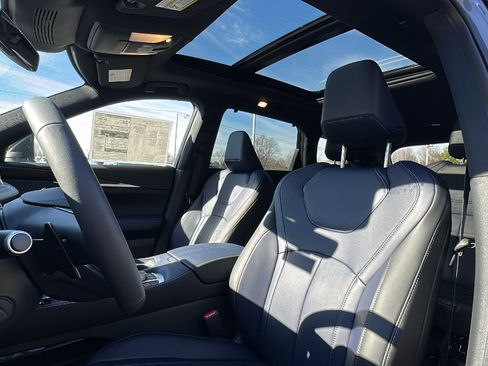 New 2026 INFINITI QX60 Sport w/ Dark Cargo Package image 8