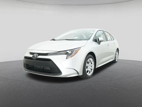 New 2025 Toyota Corolla LE image 32