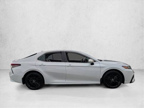 Used 2022 Toyota Camry XSE image 4