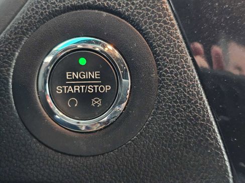 Used 2016 Ford Explorer XLT w/ Equipment Group 202A image 31